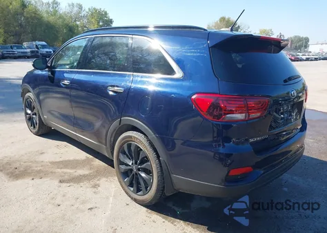 2019 Kia Sorento 3.3L S из США, поврежденный, VIN 5XYPGDA50KG608299